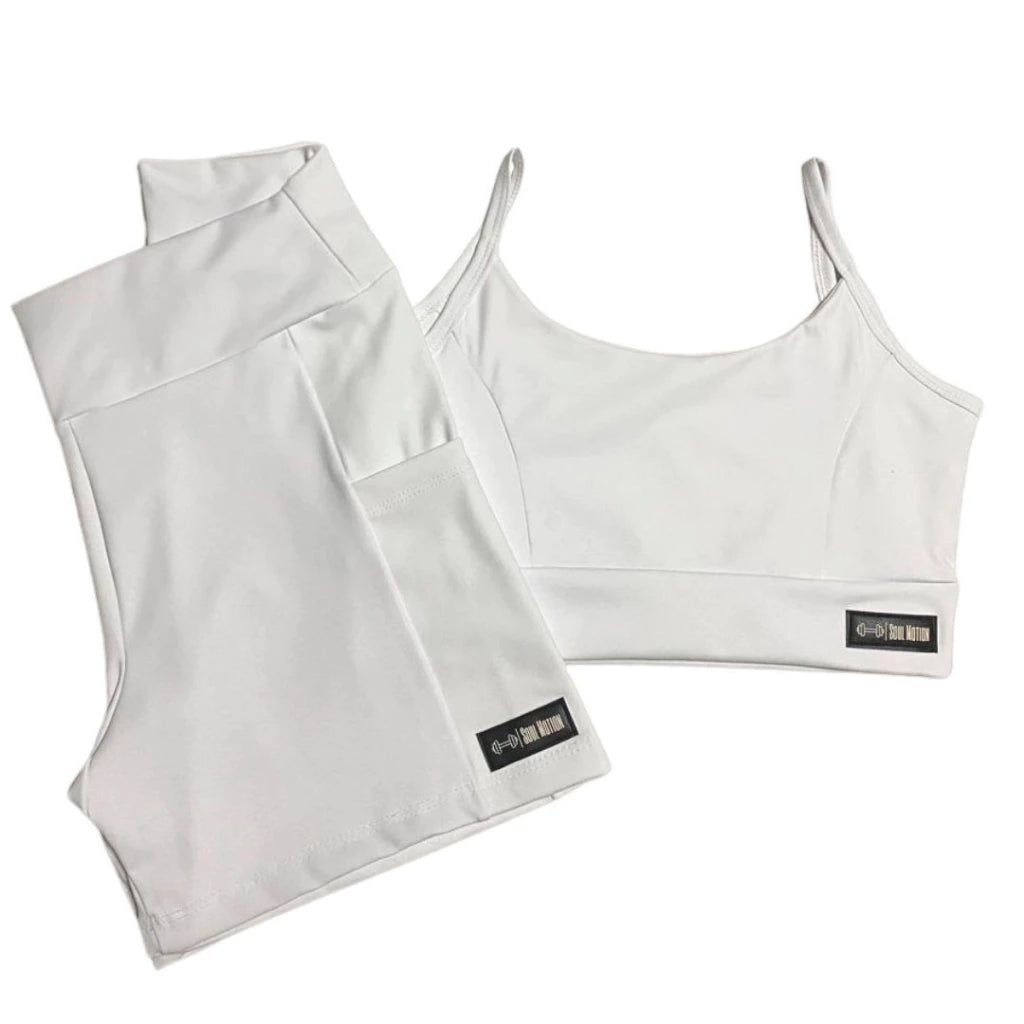 Conjunto Fitness - Shorts com bolso e Top de alça branco
